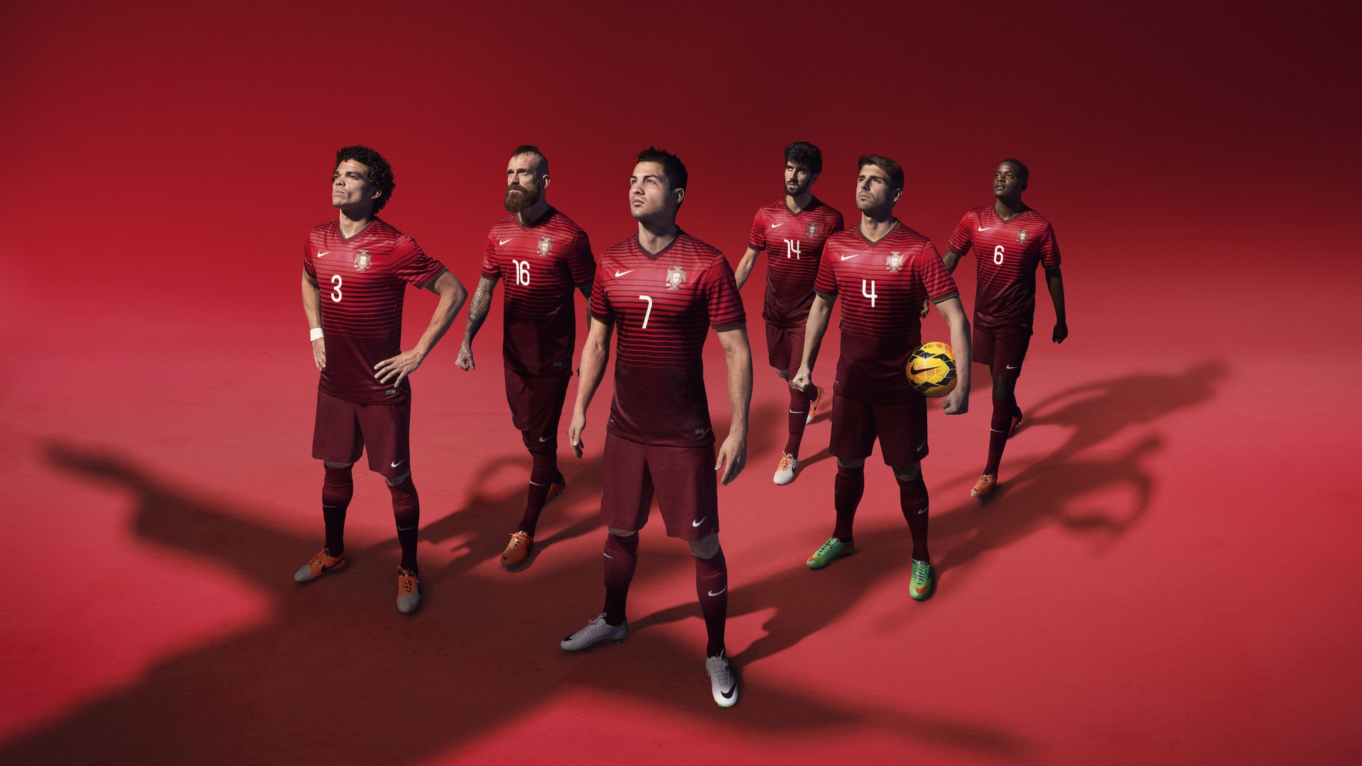 大型水上飞人表演，激流与空中的极限挑战，水上飞人有危险吗